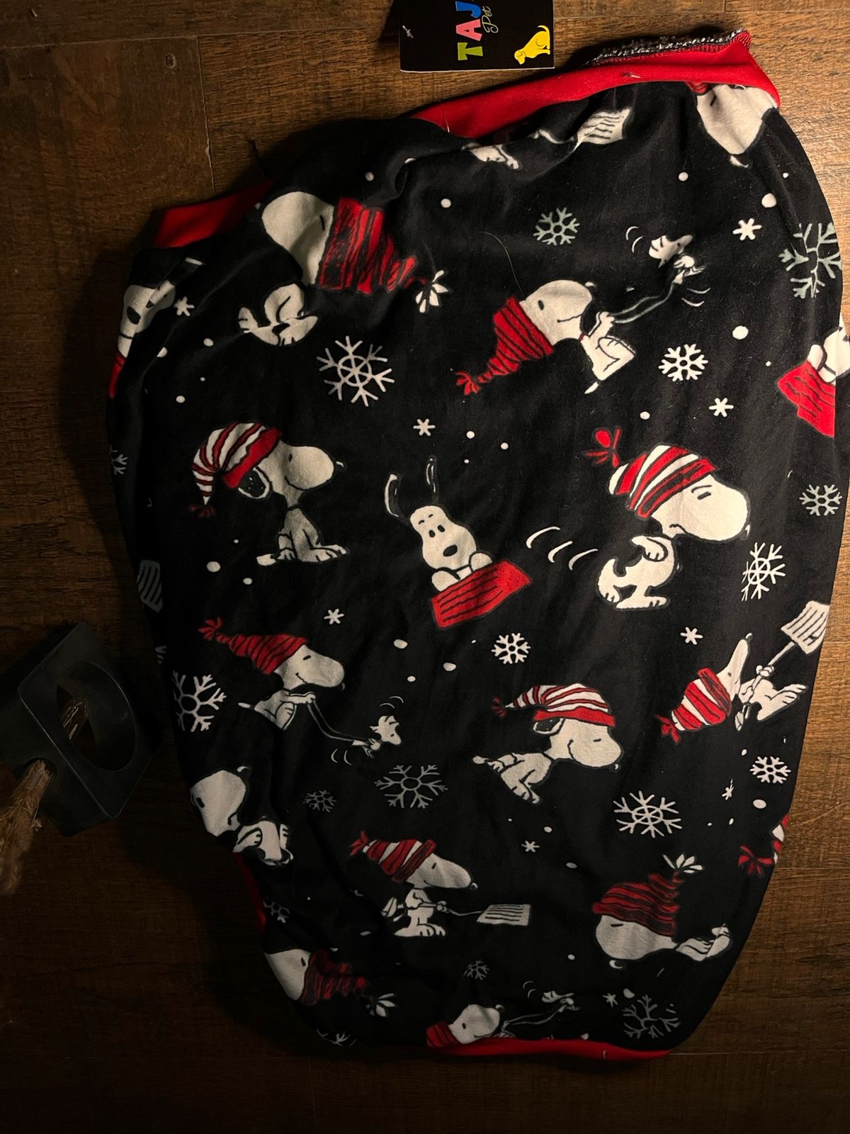 Snoopy Winter Velvet Dog T-Shirt – Soft Fleece Pet Sweatshirt (Black & Red) - Image 2