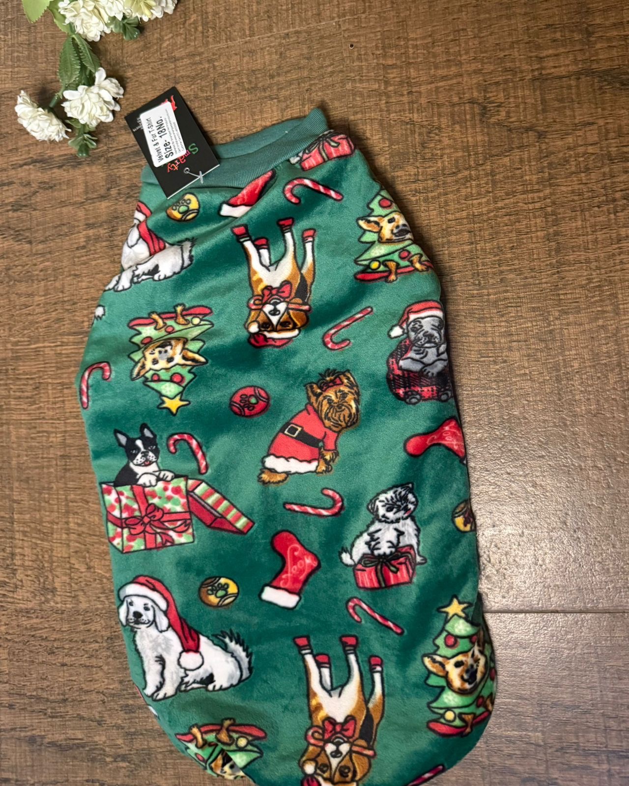 🎄 Green Christmas Print Velvet Winter T-Shirt ✨ - Image 2